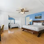Express Rooms Close To City Amenities